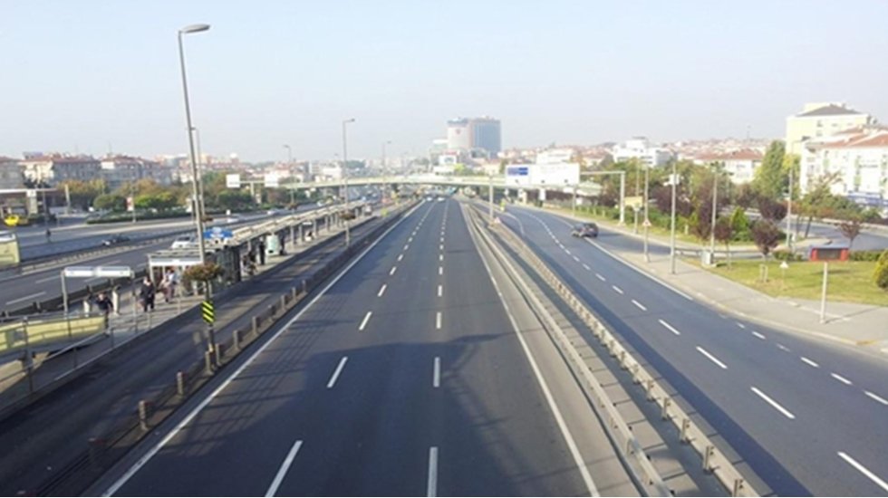 İstanbul'da bug&uuml;n bu yollar kapalı!