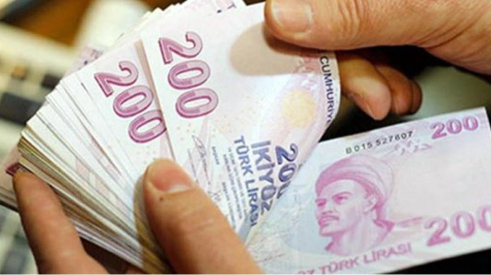 Perakende b&uuml;y&uuml;d&uuml;, toptan ticaret daraldı