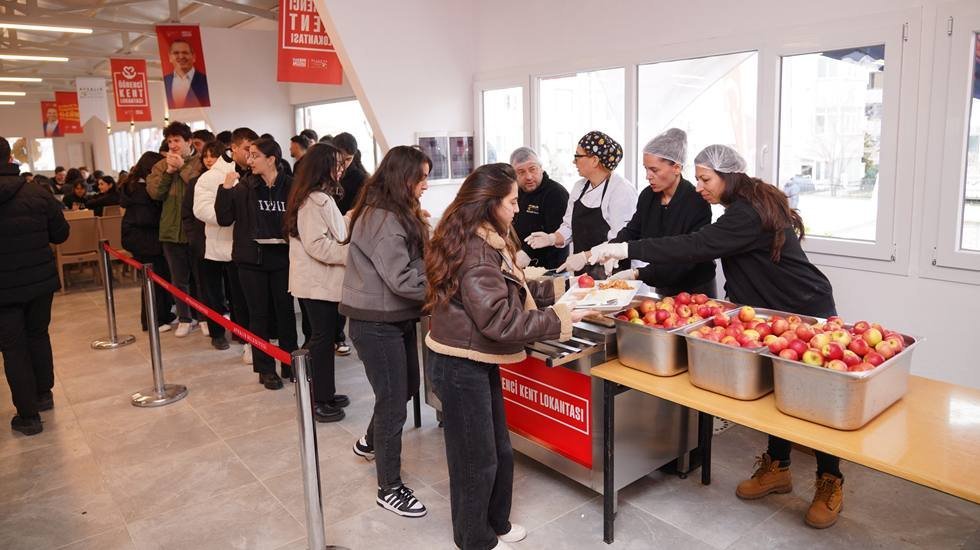 4 &ccedil;eşit yemek 75 TL! Bir belediyeden daha Kent Lokantası