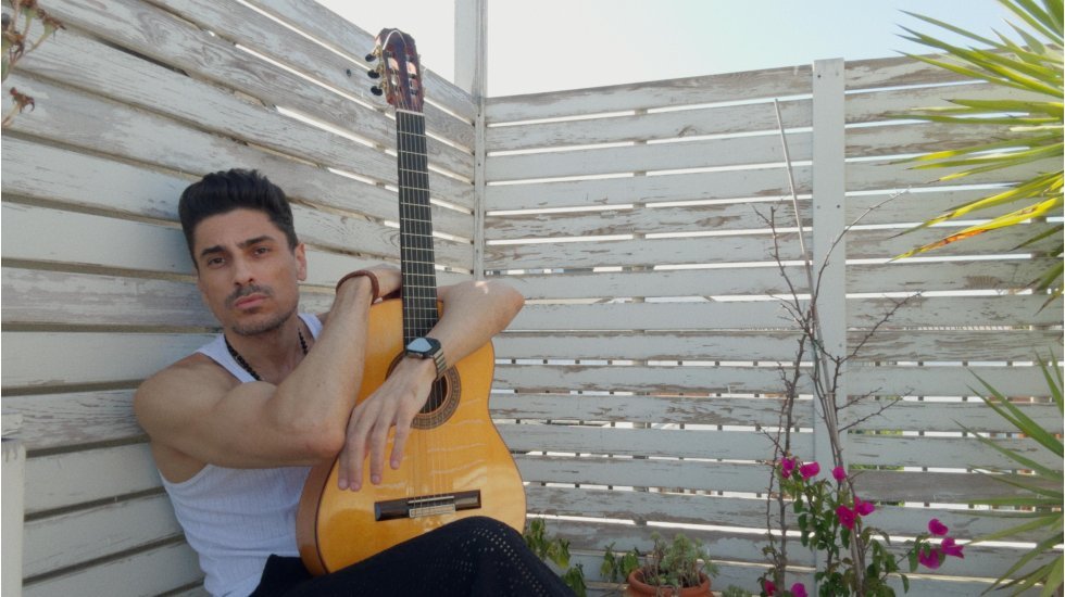 Tarkan Çallıoğlu’ndan gerçek bir aşk hikâyesi: Gizli Gizli!