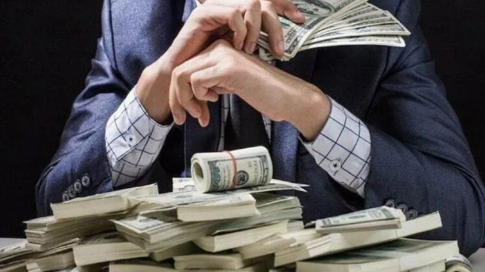 T&uuml;rk sermayesinin yurtdışı yatırımı hızlandı: Dev holdingler neden '&ccedil;antayı doldurup' gidiyor?