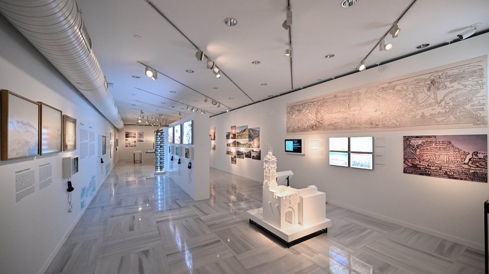 Beyoğlu&rsquo;nda &ldquo;Kuşbakışı Filistin&rdquo; Sergisi&rsquo;ne &ouml;zel tur d&uuml;zenlendi