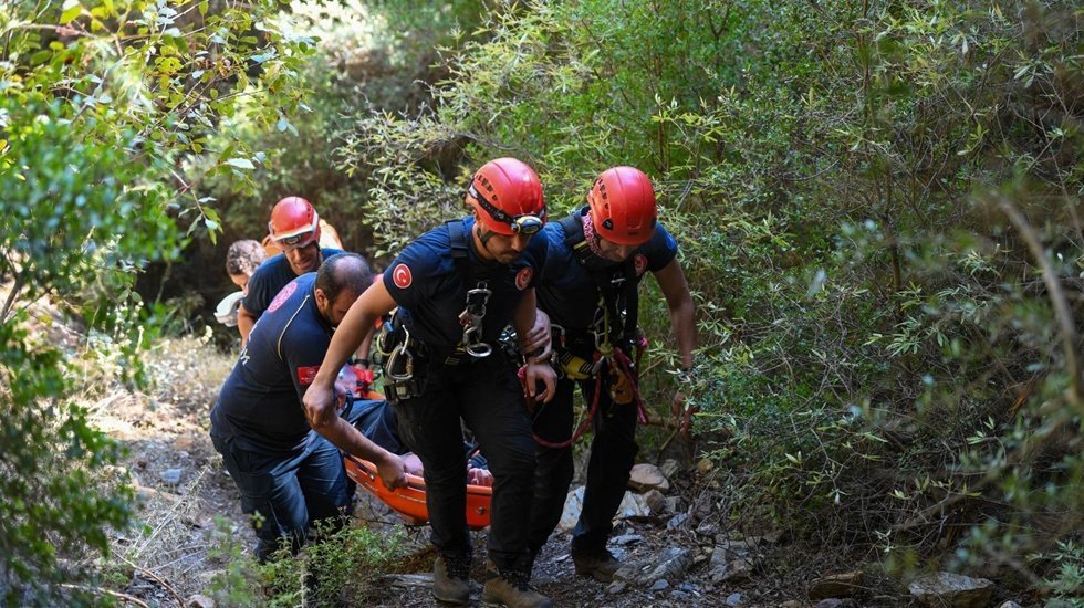 Ormanda mahsur kalan yurttaşı itfaiye kurtardı!