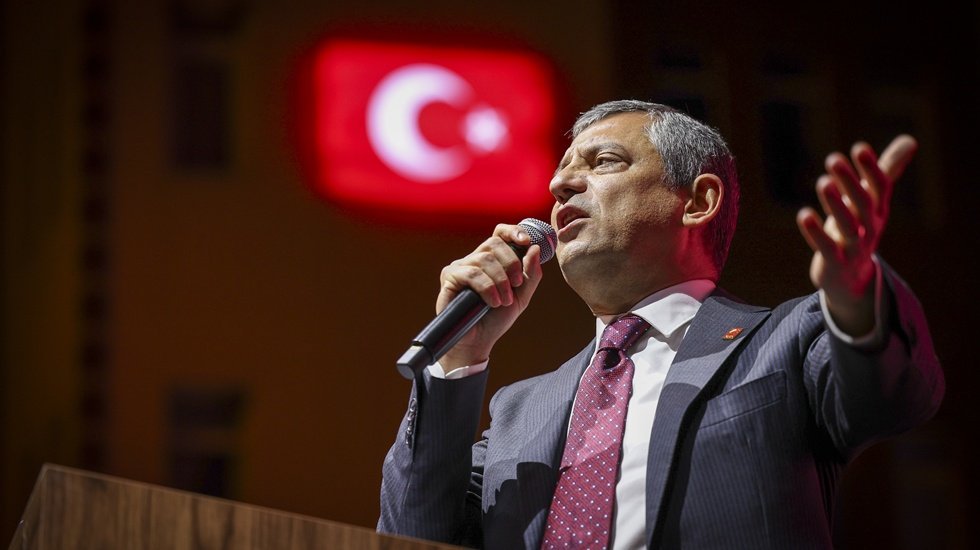G&ouml;zler YENİ Parti&rsquo;nin Genel Kurul kararında