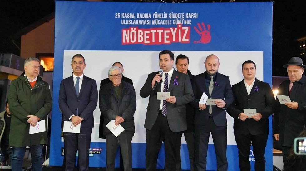 Beşiktaş&rsquo;ta kadına y&ouml;nelik şiddetle m&uuml;cadele i&ccedil;in &ldquo;N&ouml;betteyiz&rdquo; eylemi...