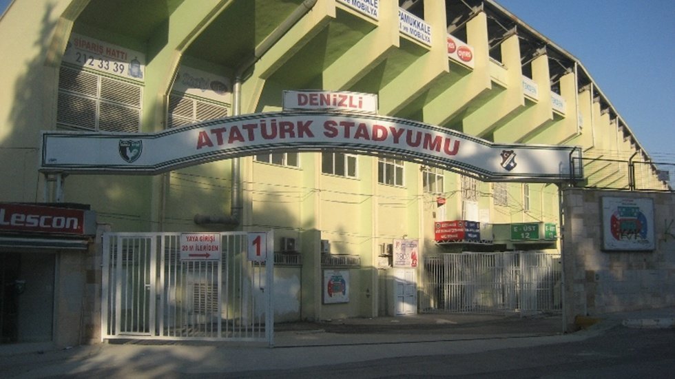 Denizli&rsquo;de stadyum yok, spor salonu yok, havuz yok...