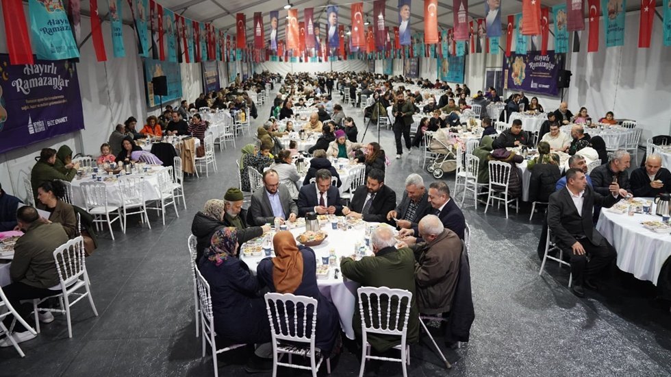 Beyoğlu'nda Ramazan Coşkusu: Hask&ouml;y Sahili'nde İftar Sofraları Kuruldu