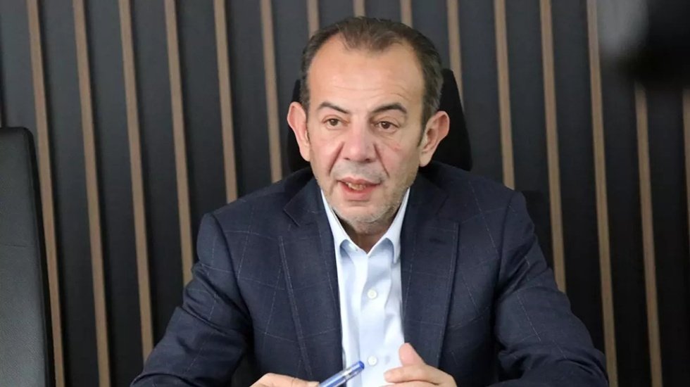 Tanju &Ouml;zcan, sert s&ouml;zlerle CHP&rsquo;den istifa etti