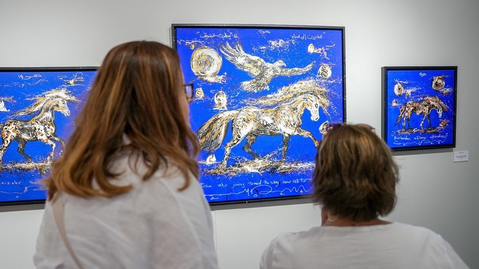 İranlı sanat&ccedil;ı Seyed Davoud'un "SIR-AT" sergisi İstiklal Sanat Galerisi'nde a&ccedil;ıldı