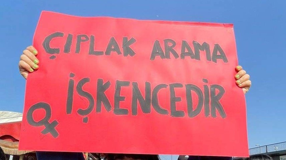 Sivil toplumdan Fatoş Pınar T&uuml;rker i&ccedil;in &ldquo;&ccedil;ıplak arama&rdquo; tepkisi...